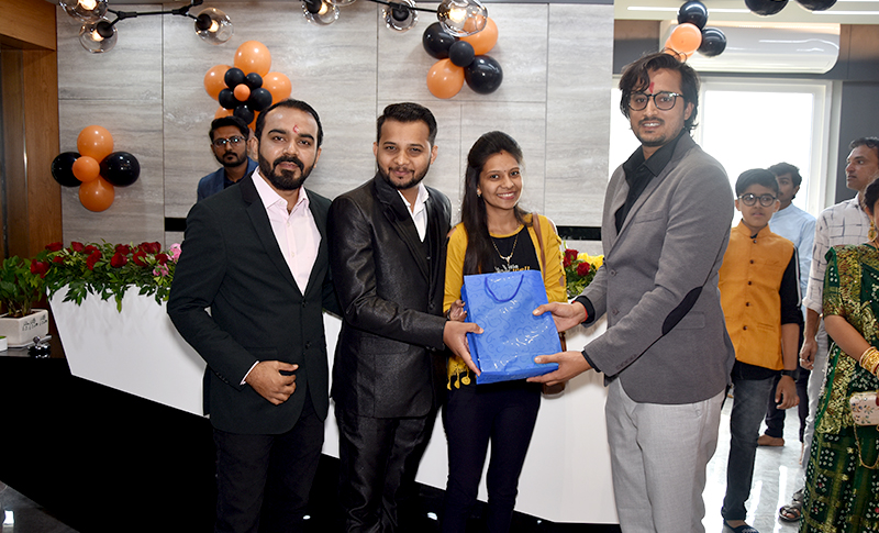 Thanking to beloved employees