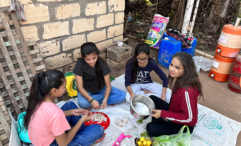 Glimps of cooking of Olo
